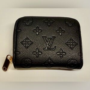 Black Pebbled Leather Zip Wallet Gold Zipper Compact 5x4